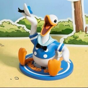 Pop Mart Donald Duck The Wise Little Hen